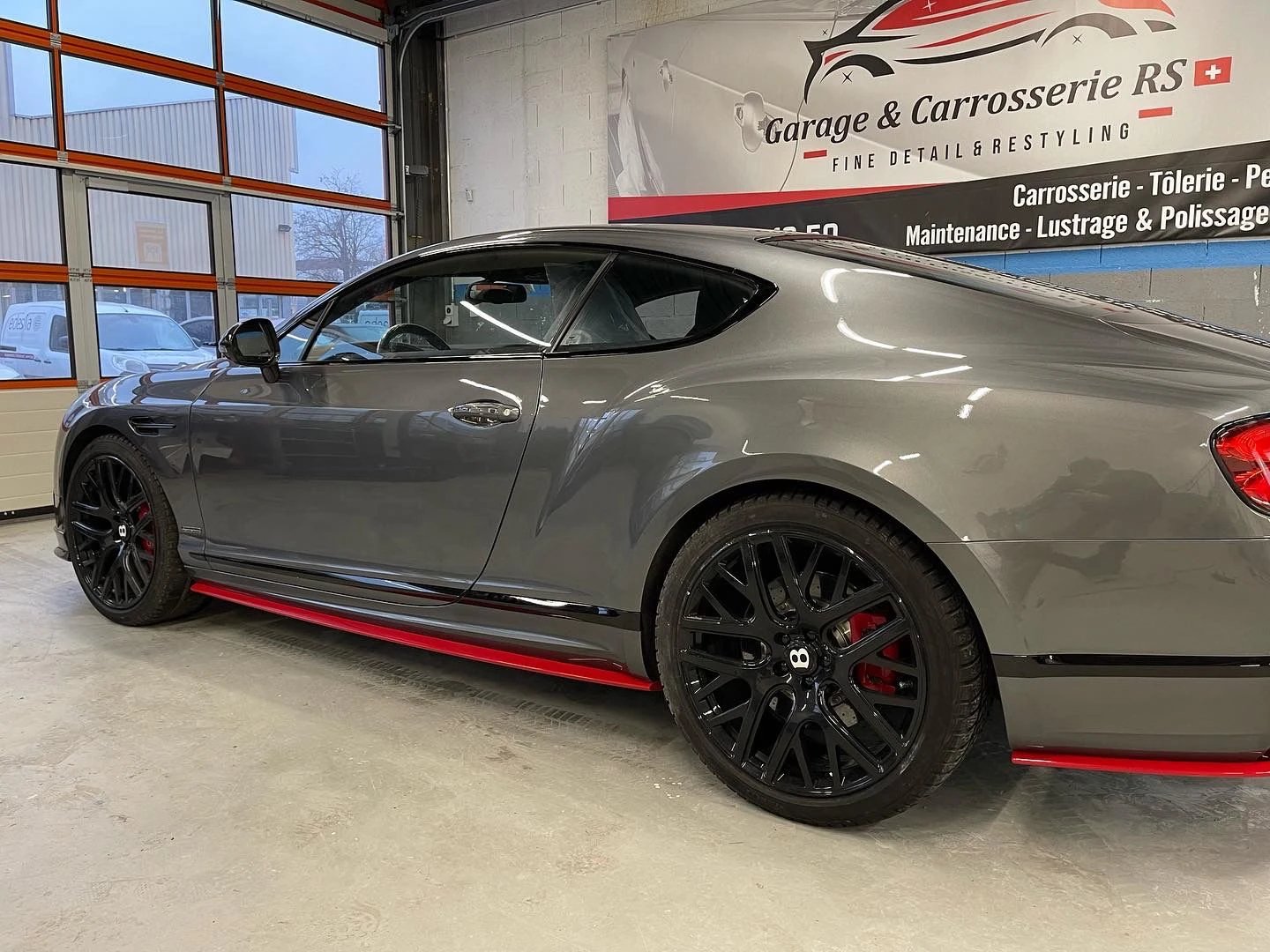 La même Bentley Continental GT une fois terminée, prête à être restituée